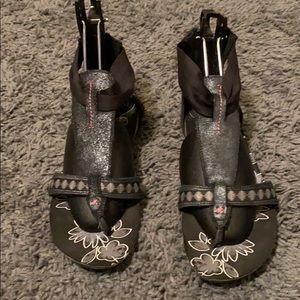 Women’s sandals size 7.5